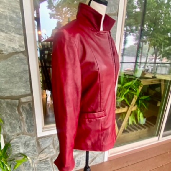 ♥️Deep Red/Burgundy VINTAGE Leather Jacket! Appx a size 6–8 **See measurements♥️ - Picture 5 of 17